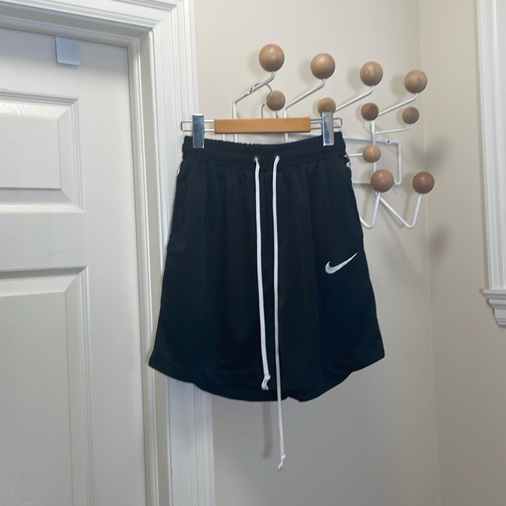 Nike - Athletic Shorts Tape Logo - Black - M